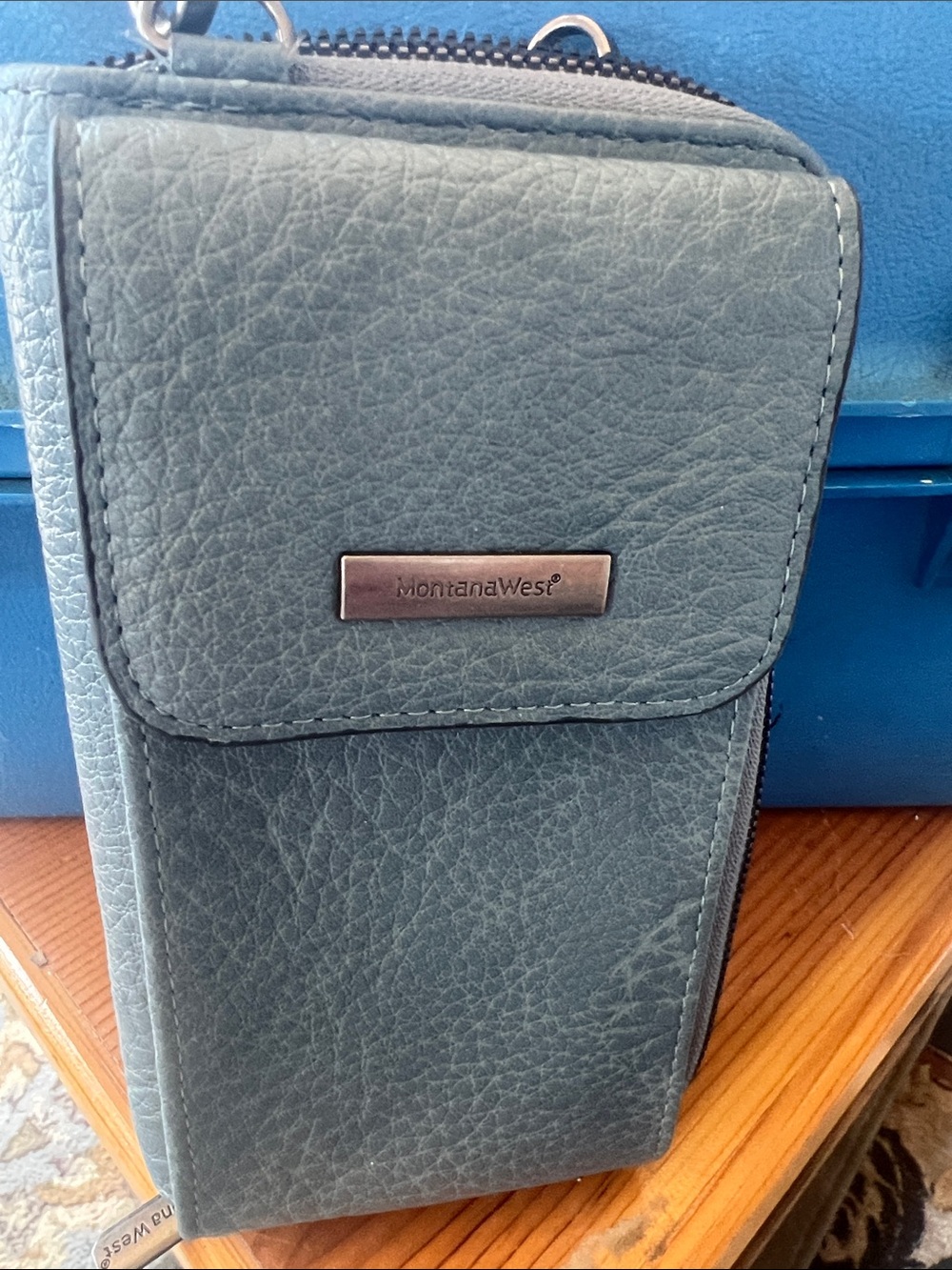 MontanaWest Teal Leather Crossbody Phone Wallet
